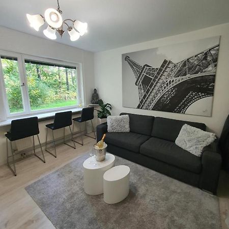 Close To The Metro And The Beach!!! With A View Of The Scandinavian Forest Stockholm Ngoại thất bức ảnh