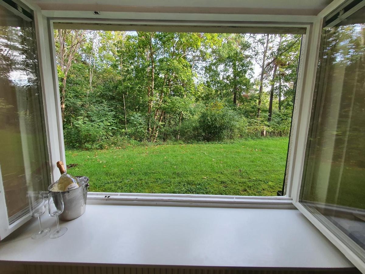 Close To The Metro And The Beach!!! With A View Of The Scandinavian Forest Stockholm Ngoại thất bức ảnh